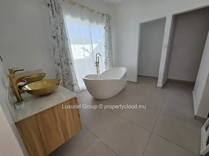 Brand-New Villa for Rent in Petit Raffray