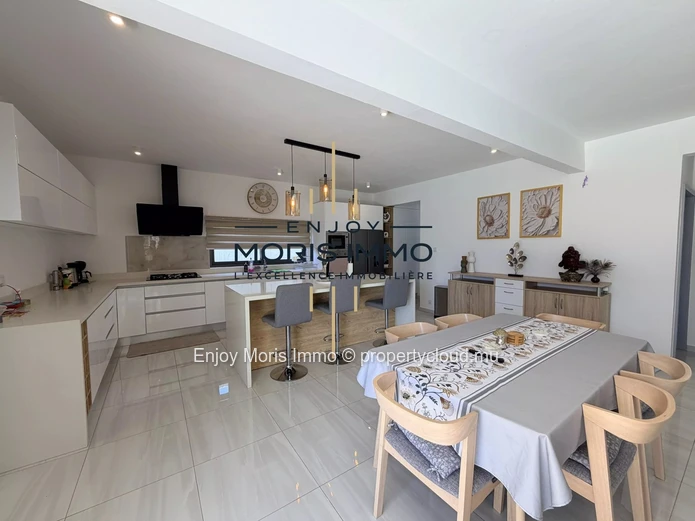 Modern villa for rent in Grand Baie – Mauritius | 200 m² | 3 bedrooms | Private pool