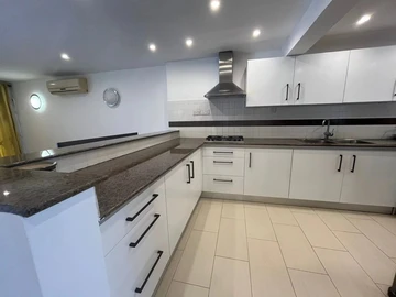 5 Bedroom Townhouse, Duplex