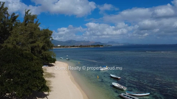 Balaclava – À 4 Minutes De La Plage – Terrain Plat Facile À Construire