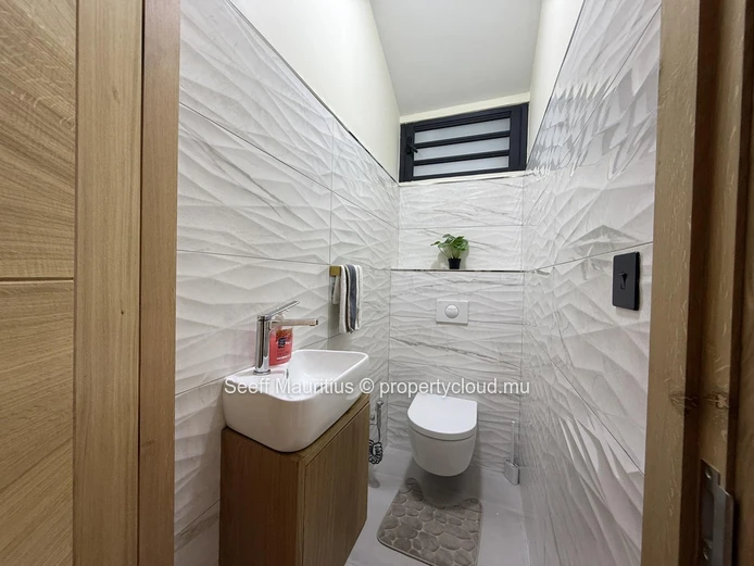Exceptional Modern Duplex – Just Steps from Pereybere Public Beach