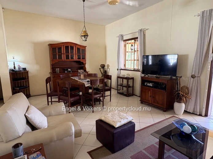FOR RENT - Discover a stylish 2-Bedroom Home in Tamarin
