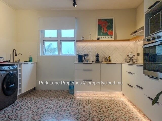 Appartement moderne et bien entretenu de 2 chambres avec terrasse à Floréal
