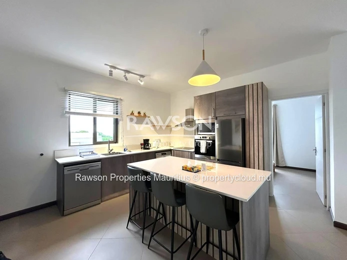 À LOUER – Appartement 3 chambres avec rooftop privé | Flic en Flac