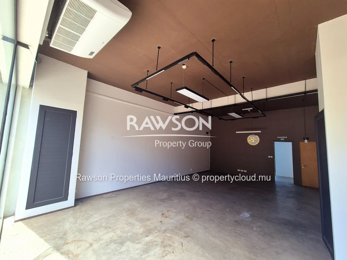 Modern Ground Floor Commercial Space for Rent in Black River