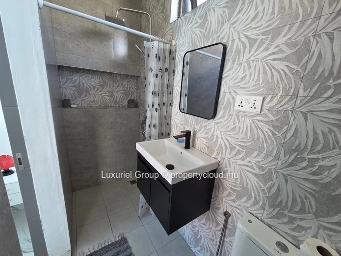 Charmante Villa 2 Chambres avec Piscine et Jardin