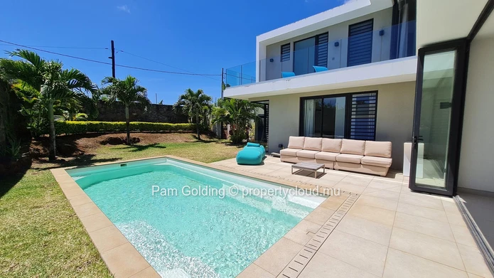 Elegant 4-Bedroom Villa with Private Pool | Old Mills, Pereybere