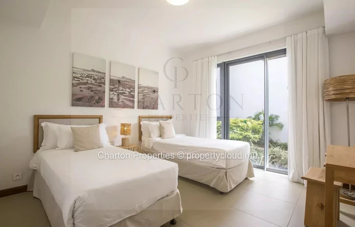 Prestige apartment with sea view on the North-East coast