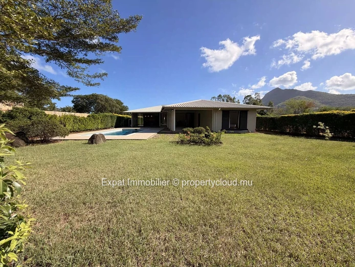 Prestigious 4-Bedroom Villa for Rent – Les Salines Pilot, Black River