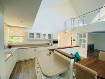 5 Bedroom Villa