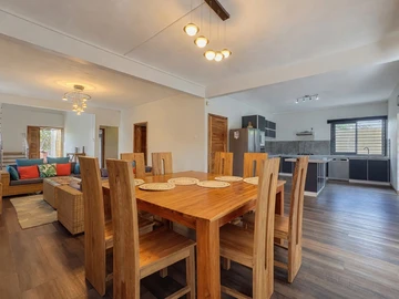 5 Bedroom House