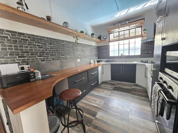 7 Bedroom Apartment