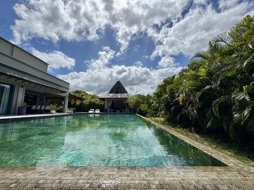 8 Bedroom Villa