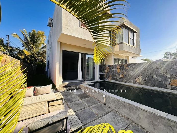 Contemporary Duplex In A Quiet Area