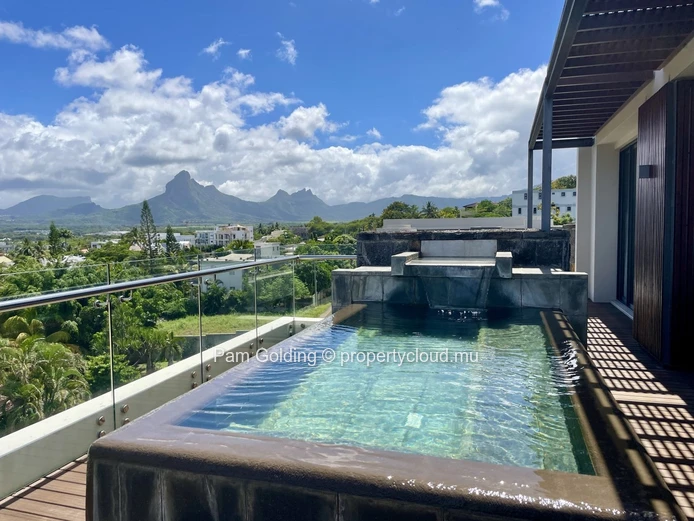 4-Bedroom Penthouse in the Heart of Tamarin - Plunge Pool & Panoramic Views