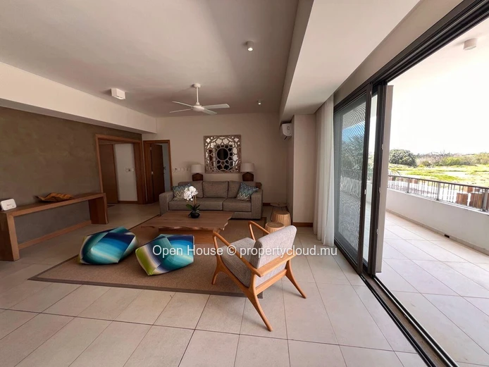 Penthouse sur le Golf de Mon Choisy. 3 chambres en suite, terrasse, piscine, fitness, SPA, Tennis, padel, accès à la ...