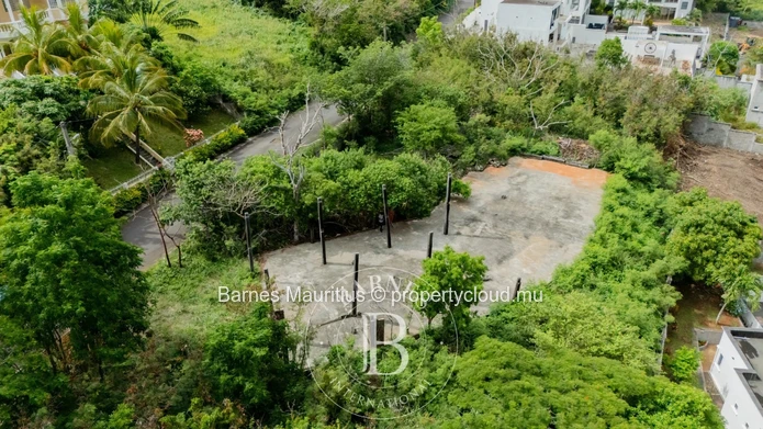SOREZE/LES PAILLES - Residential plot - 1292 sqm