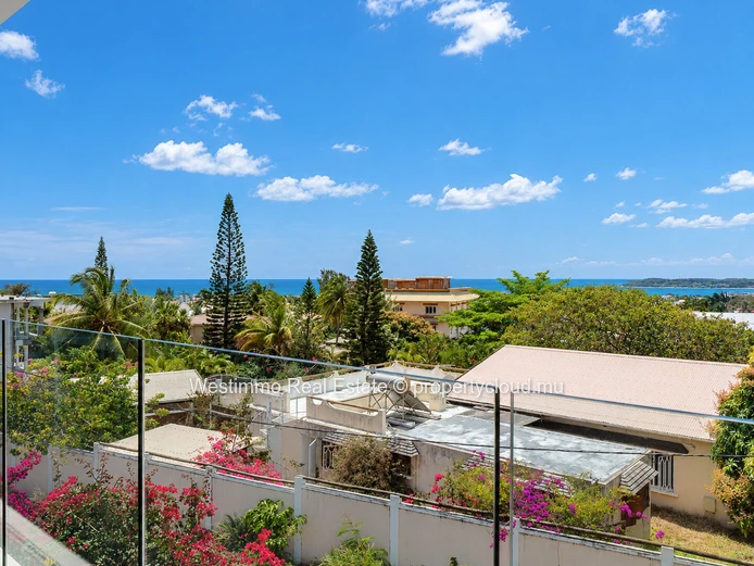 Penthouse de 200 m² avec vue mer à vendre à Tamarin