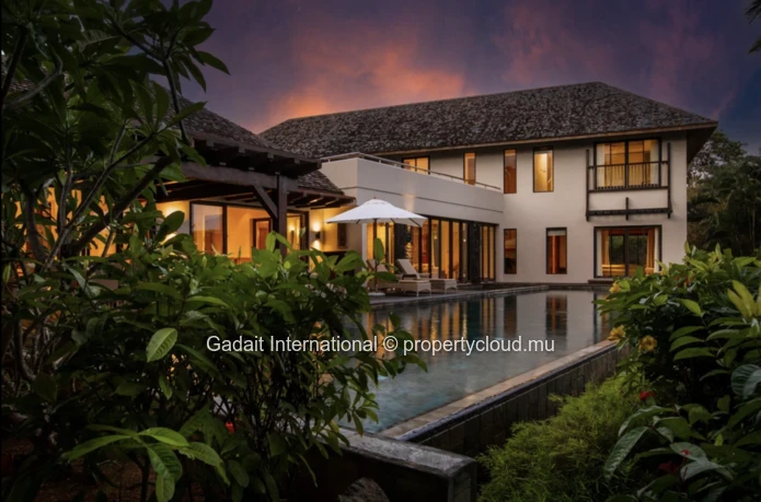Villa d'exception à Anahita Golf and Resort, vue imprenable sur le golf et l'océan