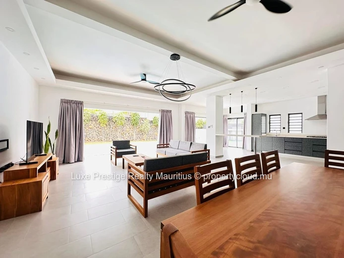Long-Term Rental – Villa with Private Pool – Pereybère