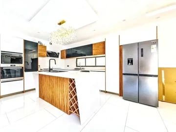 4 Bedroom Villa