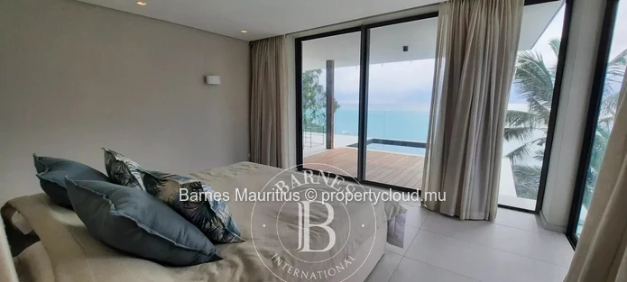 CAP MALHEUREUX - Beach front penthouse - 2 bedrooms