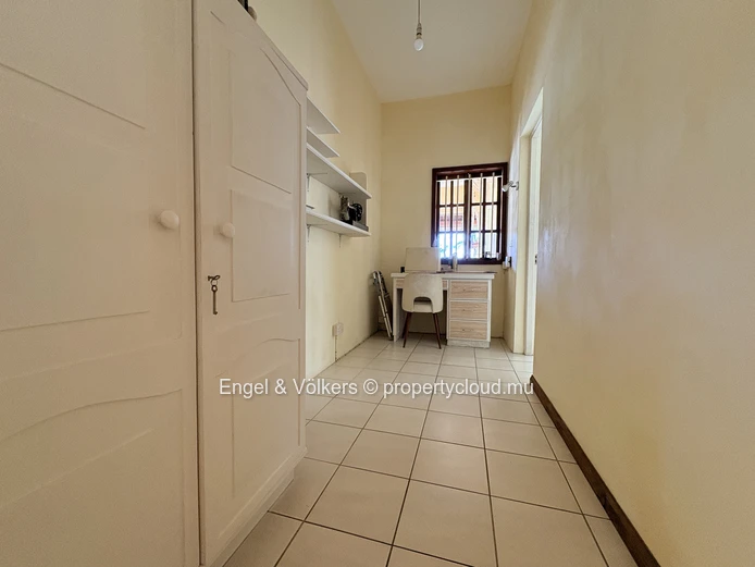 FOR RENT - Discover a stylish 2-Bedroom Home in Tamarin