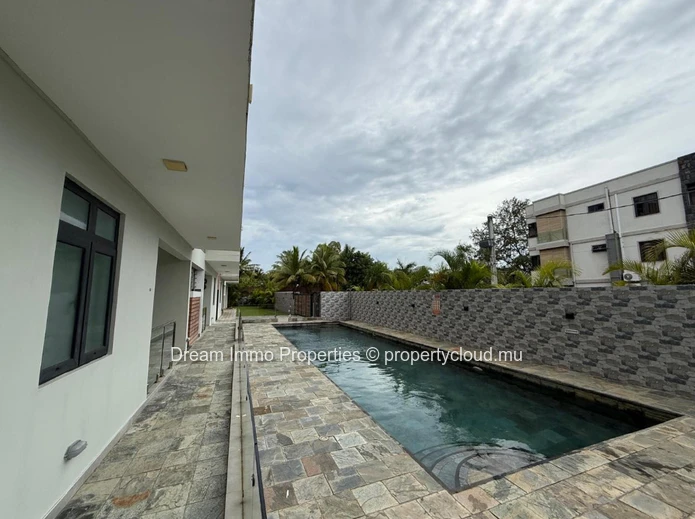Superb Furnished Apartment Just Steps From The Beach In Pereybere – Mauritius