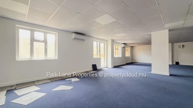 Spacious office space of 130 m2 in Central Quatre Bornes