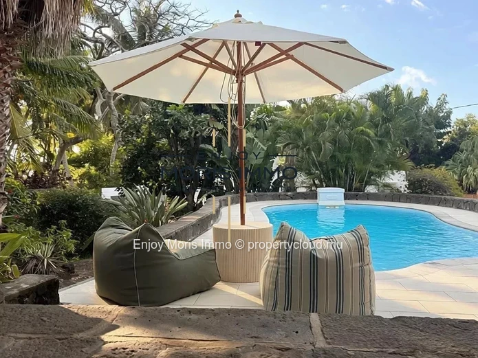 Modern Villa with Swimming Pool – For rent in Calodyne
