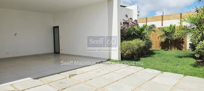 Grand Baie Gem: Stylish Villas with Private Pool