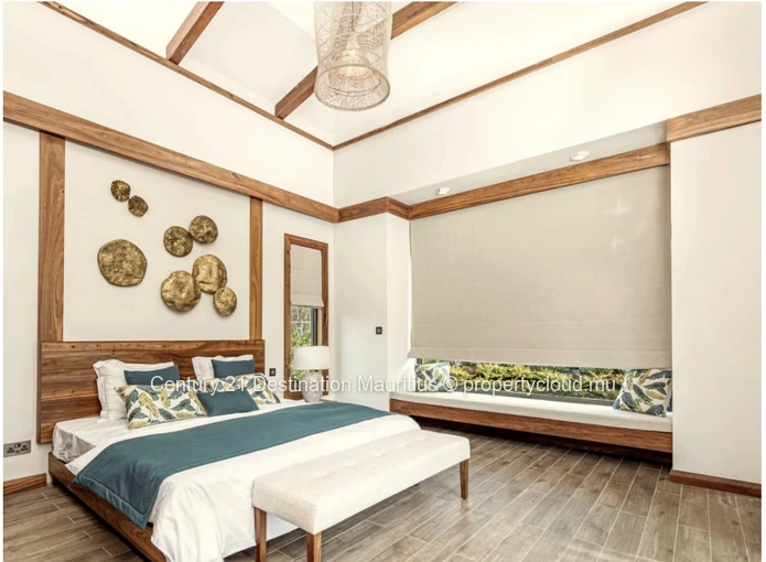 Villa exceptionnelle à Balaclava – 4 suites indépendantes disposées autour d’une piscine centrale