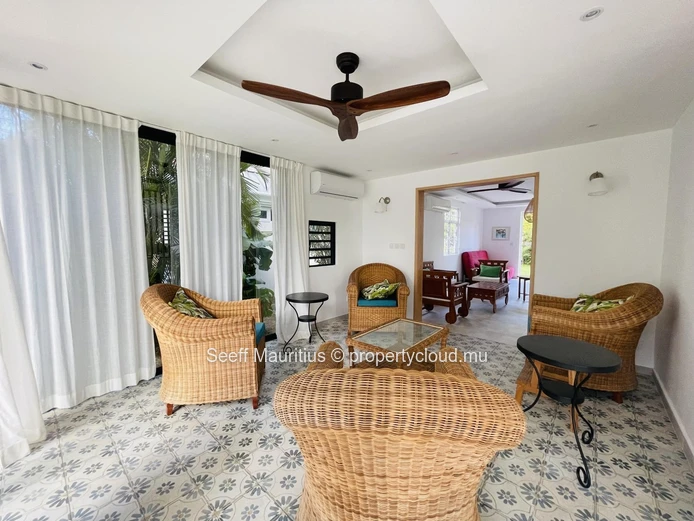 Villa indépendante fraîchement rénovée, accès mer