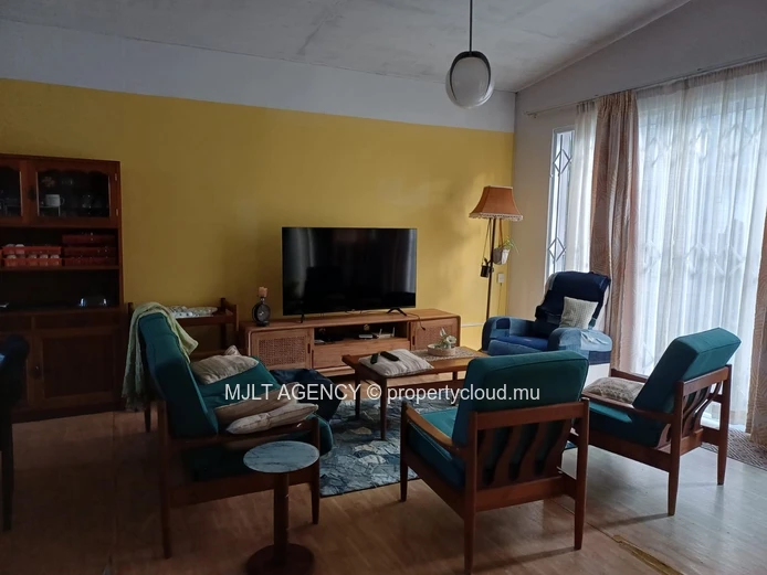 House / Villa - 3 Bedrooms - 161 m² Quatre Bornes, Center