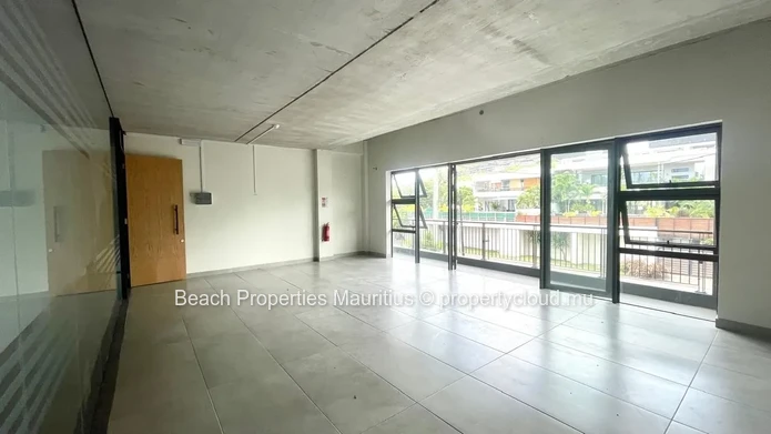 47m² Open Plan Space With Balcony In Black River