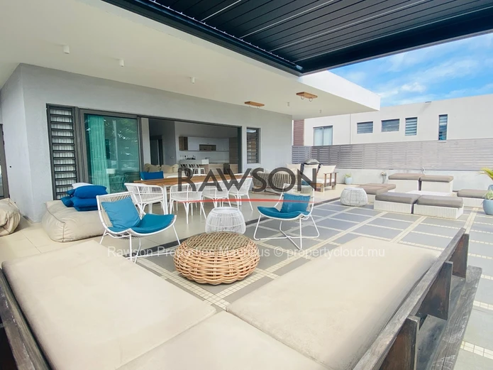 À Vendre - Propriété D'exception En Bord De Mer À Trou Aux Biches – Investissement Court Terme Idéal