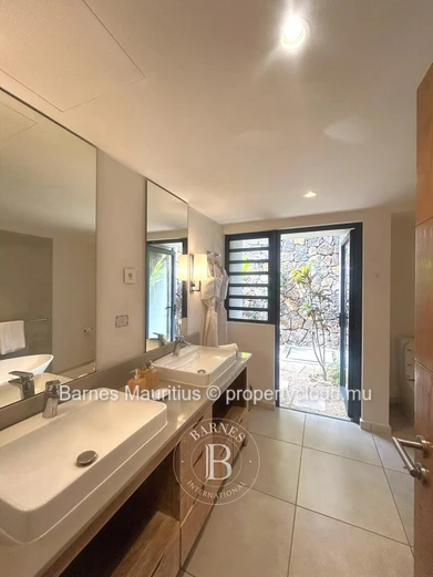 RIVIÈRE NOIRE - Contemporary Villa - 3 bedrooms