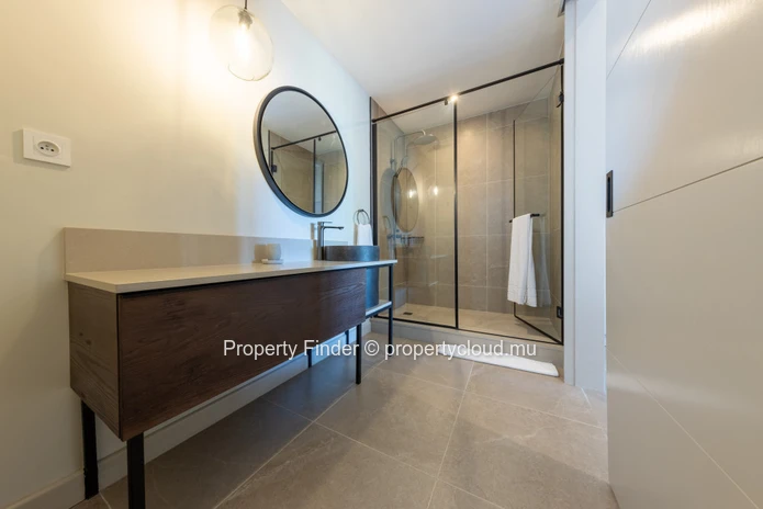 Beachfront 3-Bedroom Apartment with Beach & Mountain Views – West Coast Mauritius