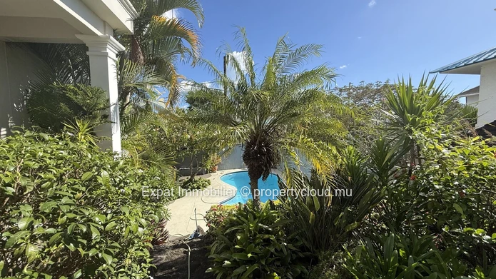3-Bedroom Villa With Swimming Pool And Independent Guest Suite – Calodyne