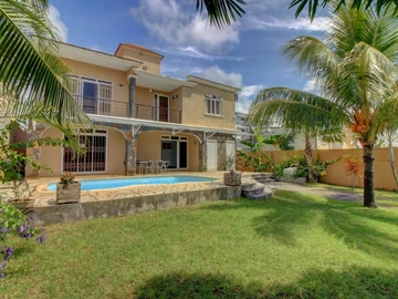 Contemporary 3 bedroom villa with private pool.