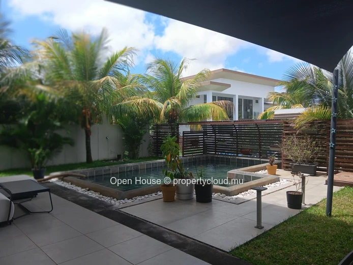 Luxurious 4-Bedroom Villa with Private Pool in Grand Baie, PDS - Fully Furnished, Prime Location - Rs 170,000