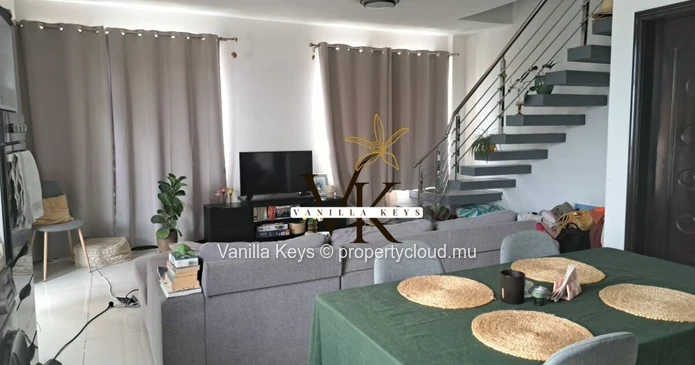 À Vendre – Appartement Duplex à Flic en Flac