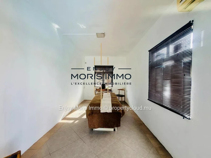 Modern 3-Bedroom Villa with Pool – For Rent in Grand Bay