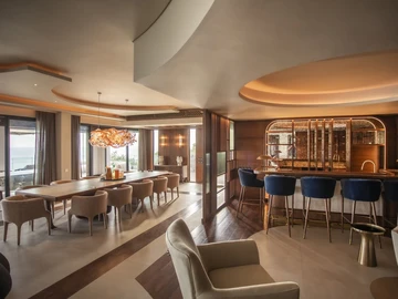 5 Bedroom Villa
