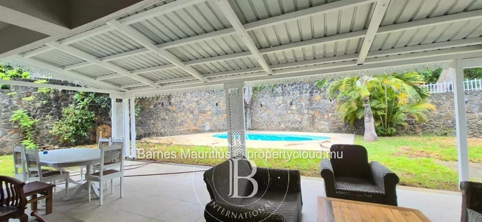 POINTE AUX CANONNIERS – Élégante villa côtière avec piscine et jardin – 4 chambres