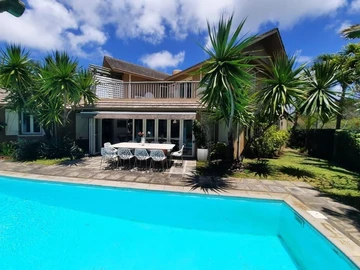 Timeless Sanctuary In Tranquil Estate