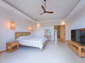5 Bedroom Villa