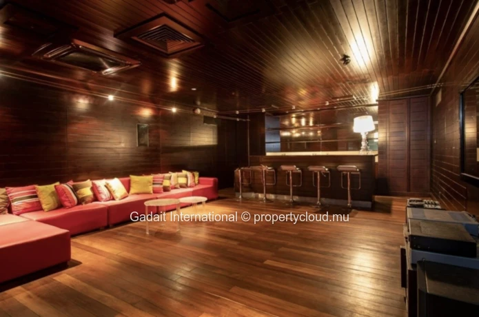 Villa de Luxe avec Vue sur le Golf à Louer à Anahita Beau Champ – 15 000 EUR / mois