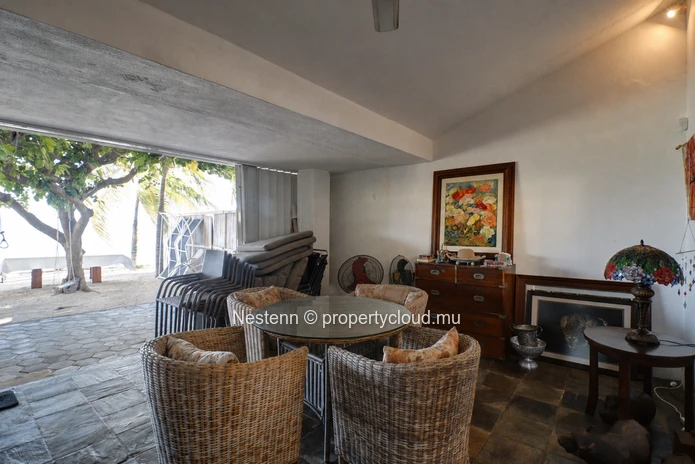  Maison pieds dans l'eau semi-meublée 3 chambres – Vivre au bord de l'océan en long terme