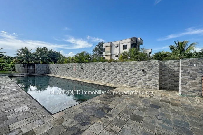 Spacious Apartment for Rent – Pereybère